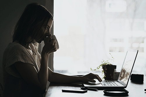 girl is drinking coffee 